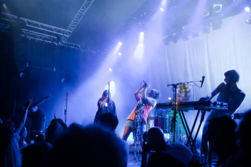 FM Belfast 02